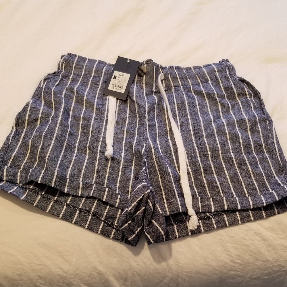 STREETWEAR SOCIETY Women shorts